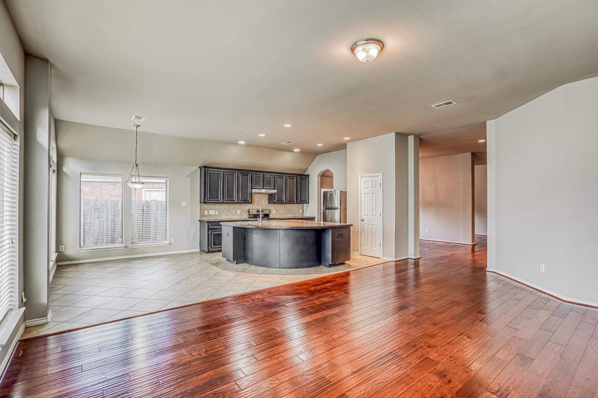 606 Red Oak Canyon Lane