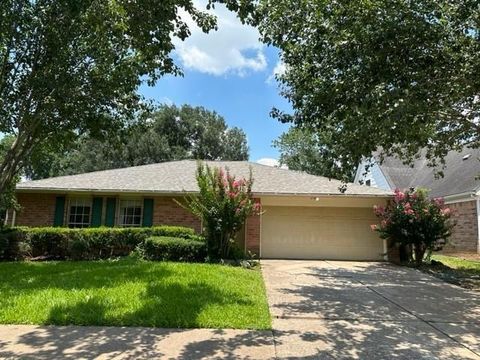Photo of 3031 Windmill Street, Sugar Land, TX 77479 (MLS # 22790397)