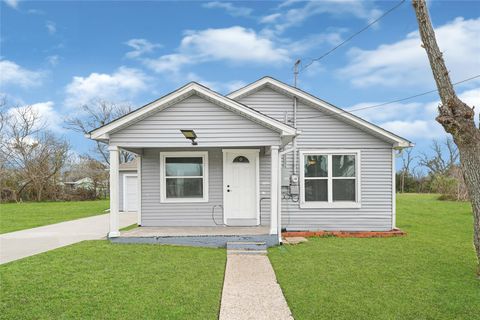 Photo of 312 Hemphill Street, Texas City, TX 77591 (MLS # 88465769)