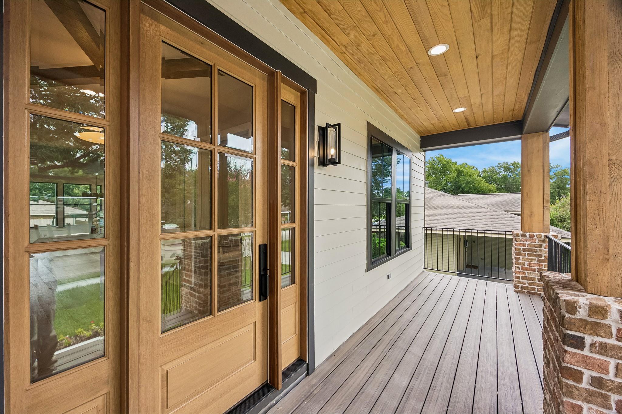 2214 Chantilly Lane