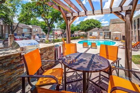 Photo of 480 W Parker Road #98, Houston, TX 77091 (MLS # 27163333)