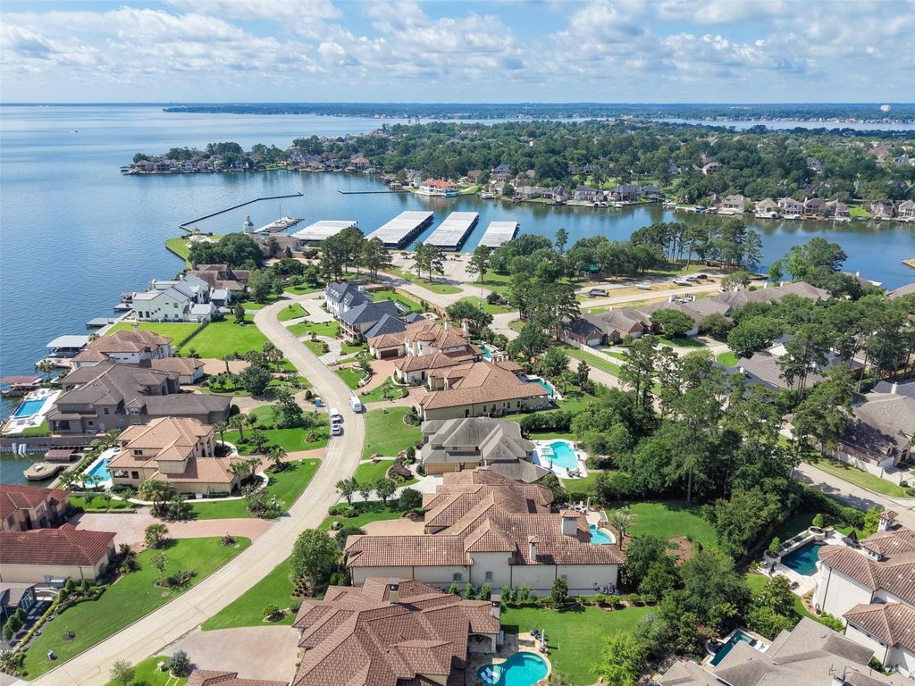 Photo of 123 Bentwater Bay Drive, Montgomery, TX 77356 (MLS # 80664253)