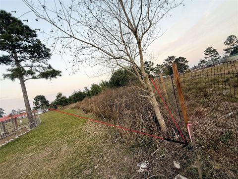 Vacant Land For Sale - 27 County Road 5128<br/> Cleveland, TX 77327