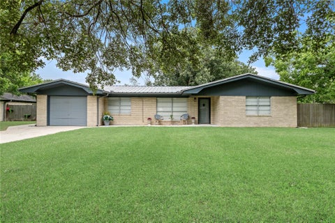 Photo of 15366 Jackie Road, Hamshire, TX 77622 (MLS # 70467386)