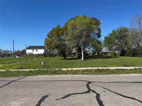 Photo of 0 Wilmington Street, Houston, TX 77033 (MLS # 98457369)