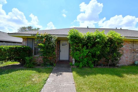 Photo of 9458 Neuens Road #9458, Houston, TX 77080 (MLS # 43638483)
