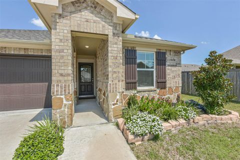 Photo of 2413 Cedar Gable Lane, Pearland, TX 77089 (MLS # 36610218)