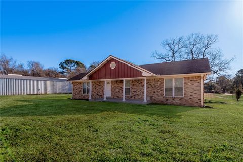 Homes For Sale - 2201 Badger Lane<br/> Walker County, Huntsville, TX 77320