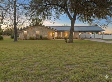 18124 County Road 356 Buffalo TX 75831