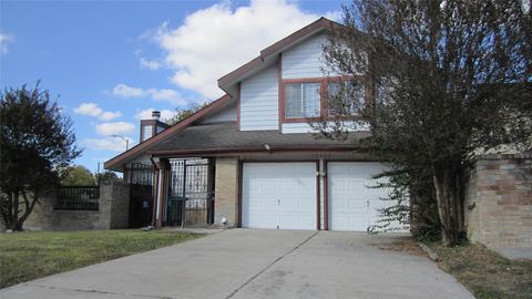 Photo of 12122 Kemerton Drive, Houston, TX 77099 (MLS # 14211147)