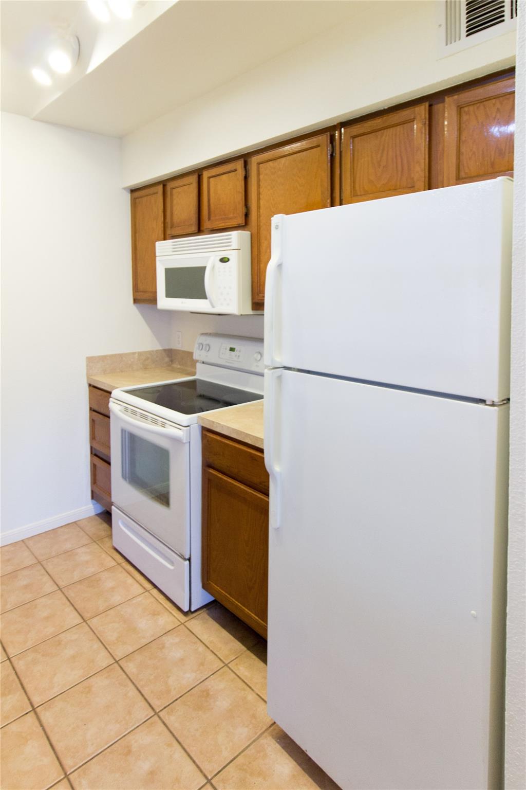 2121 El Paseo Street 1706