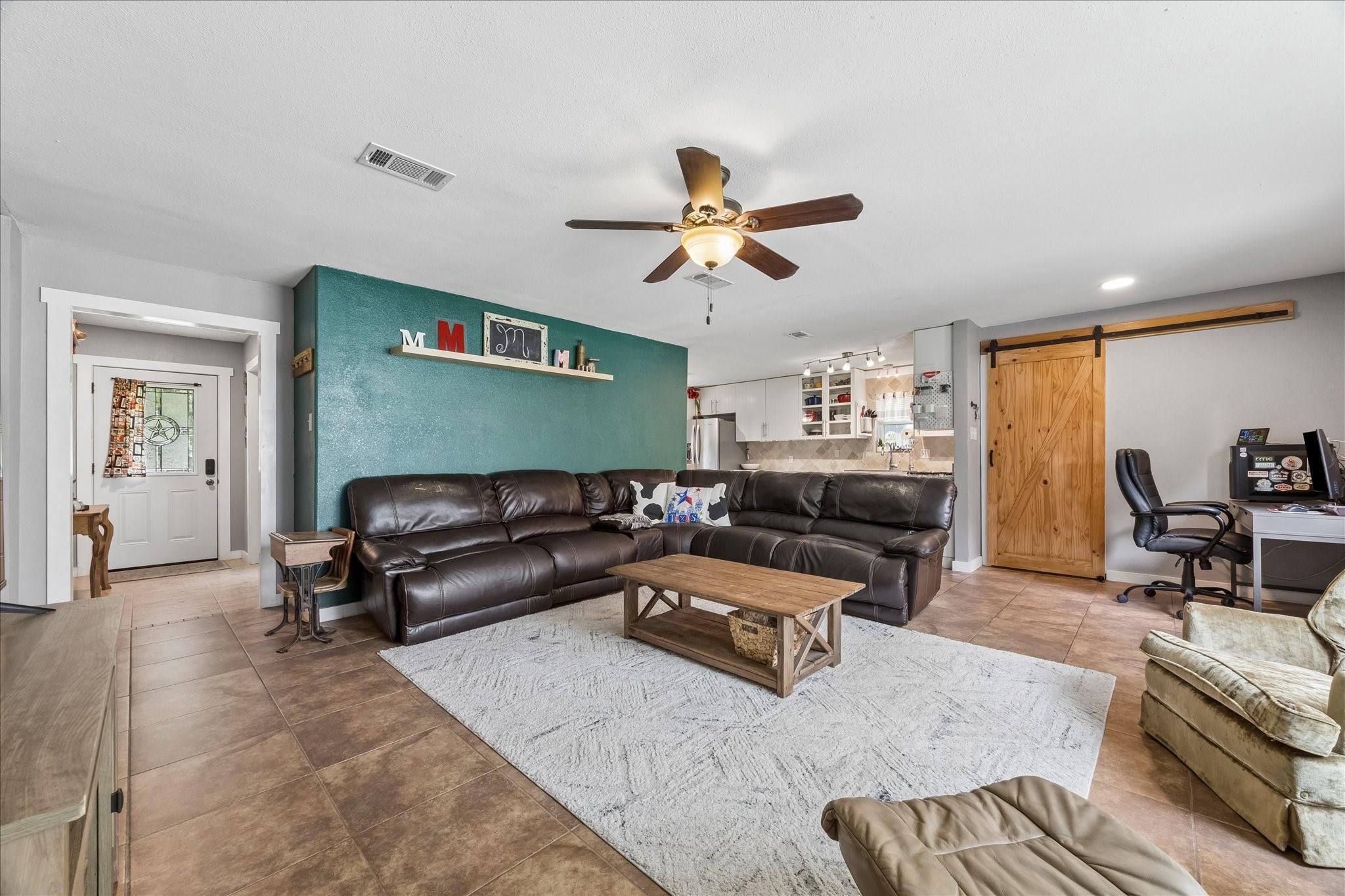 15811 Wandering Trail