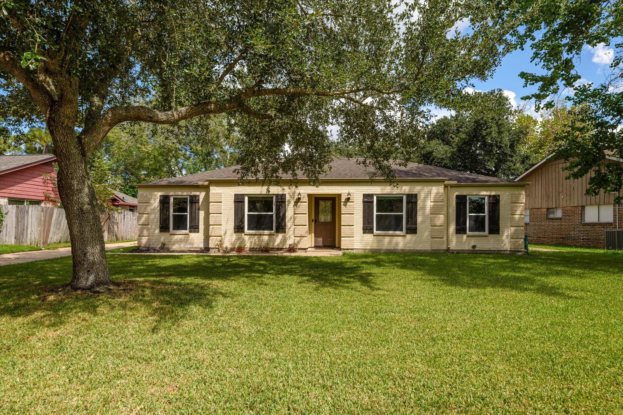 15811 Wandering Trail