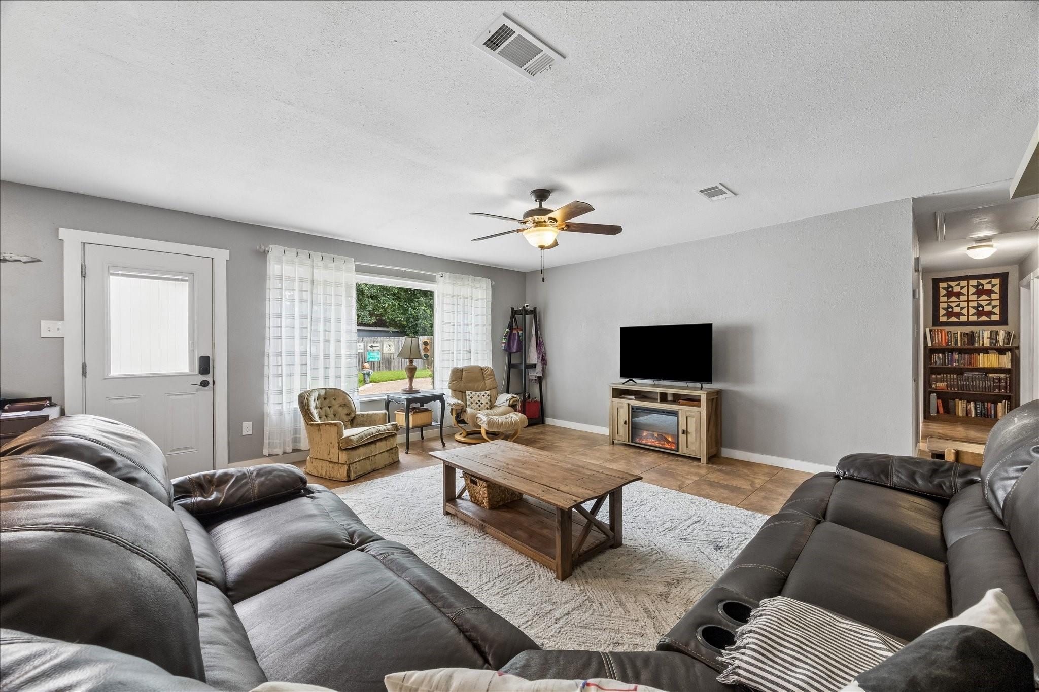 15811 Wandering Trail