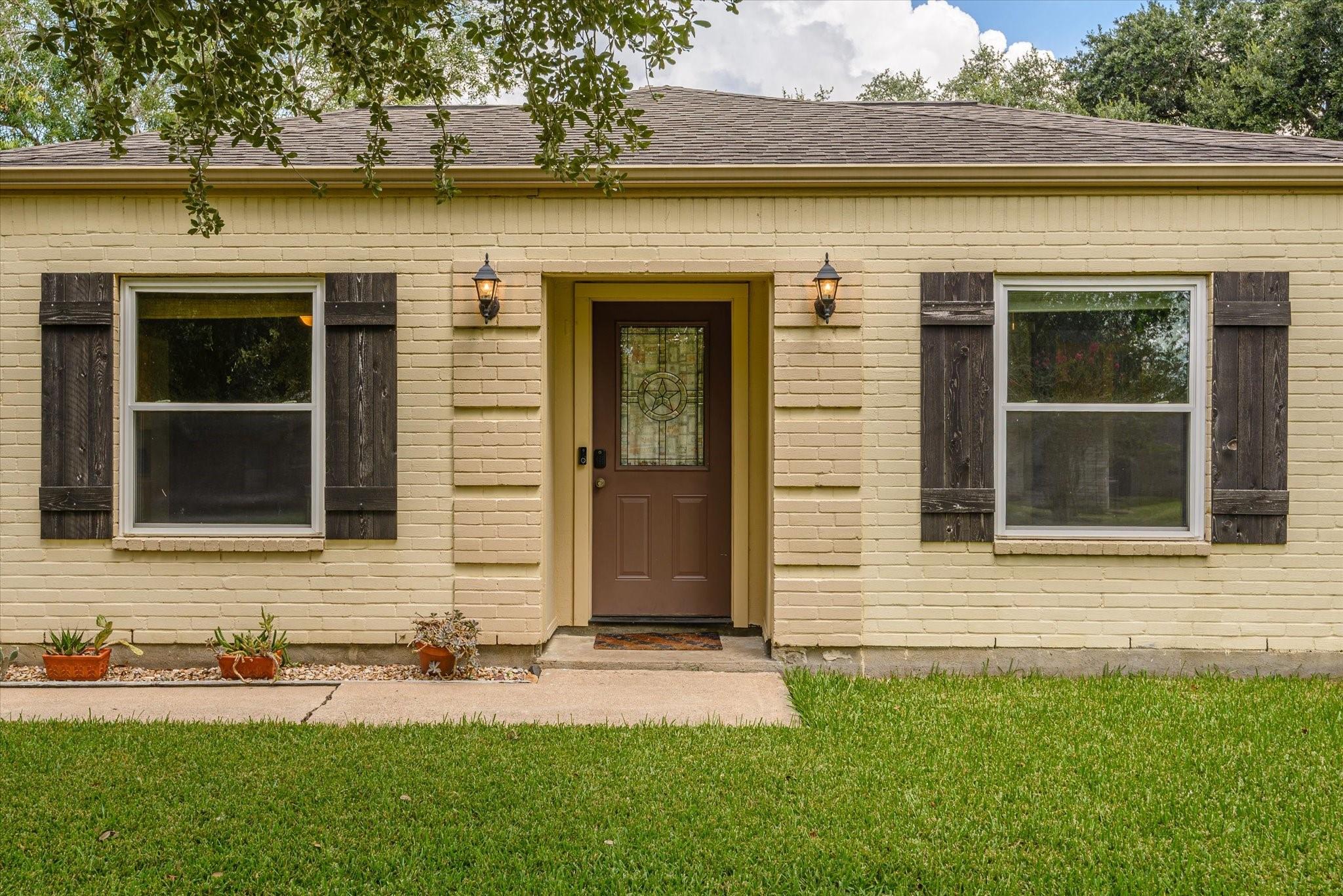 15811 Wandering Trail