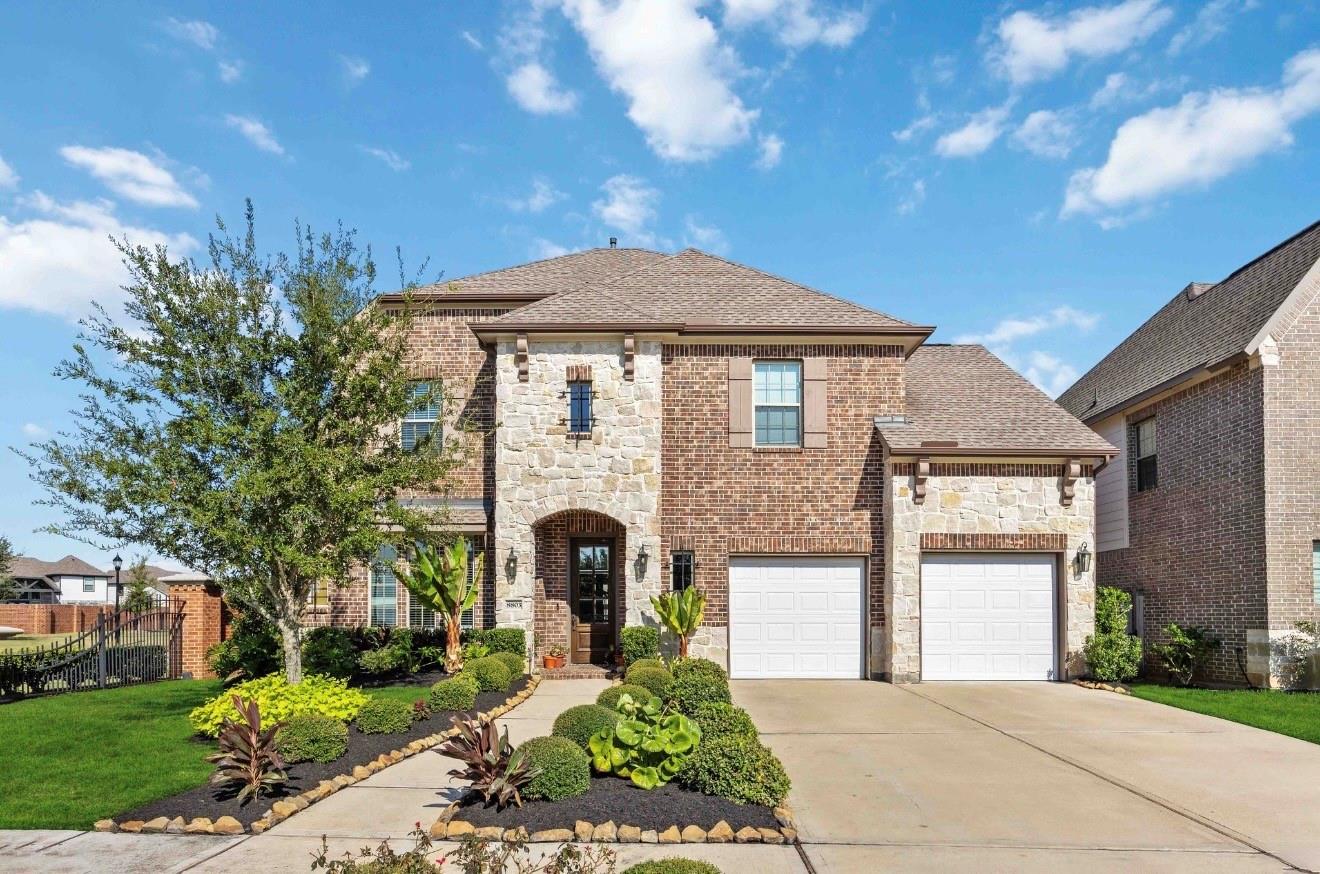 8803 Autumn Pine Drive
