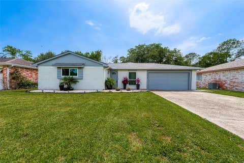 Photo of 16614 Forest Bend Avenue, Friendswood, TX 77546 (MLS # 76726323)