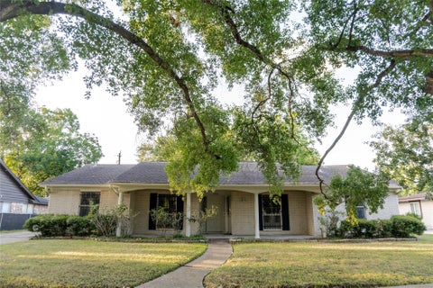 Photo of 8526 Dashwood Drive, Houston, TX 77036 (MLS # 69839698)