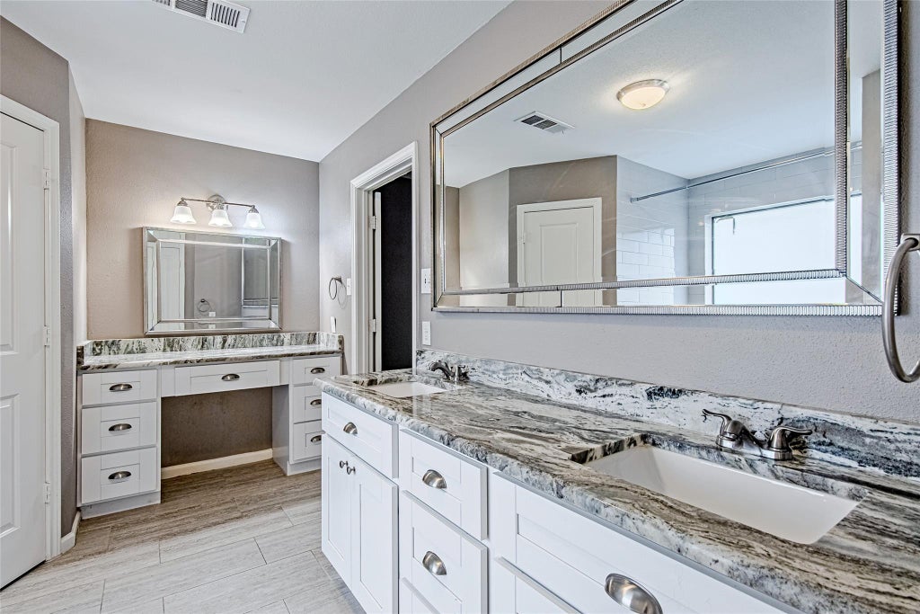 Photo of 3323 Lost Hollow Drive, Houston, TX 77339 (MLS # 63329292)