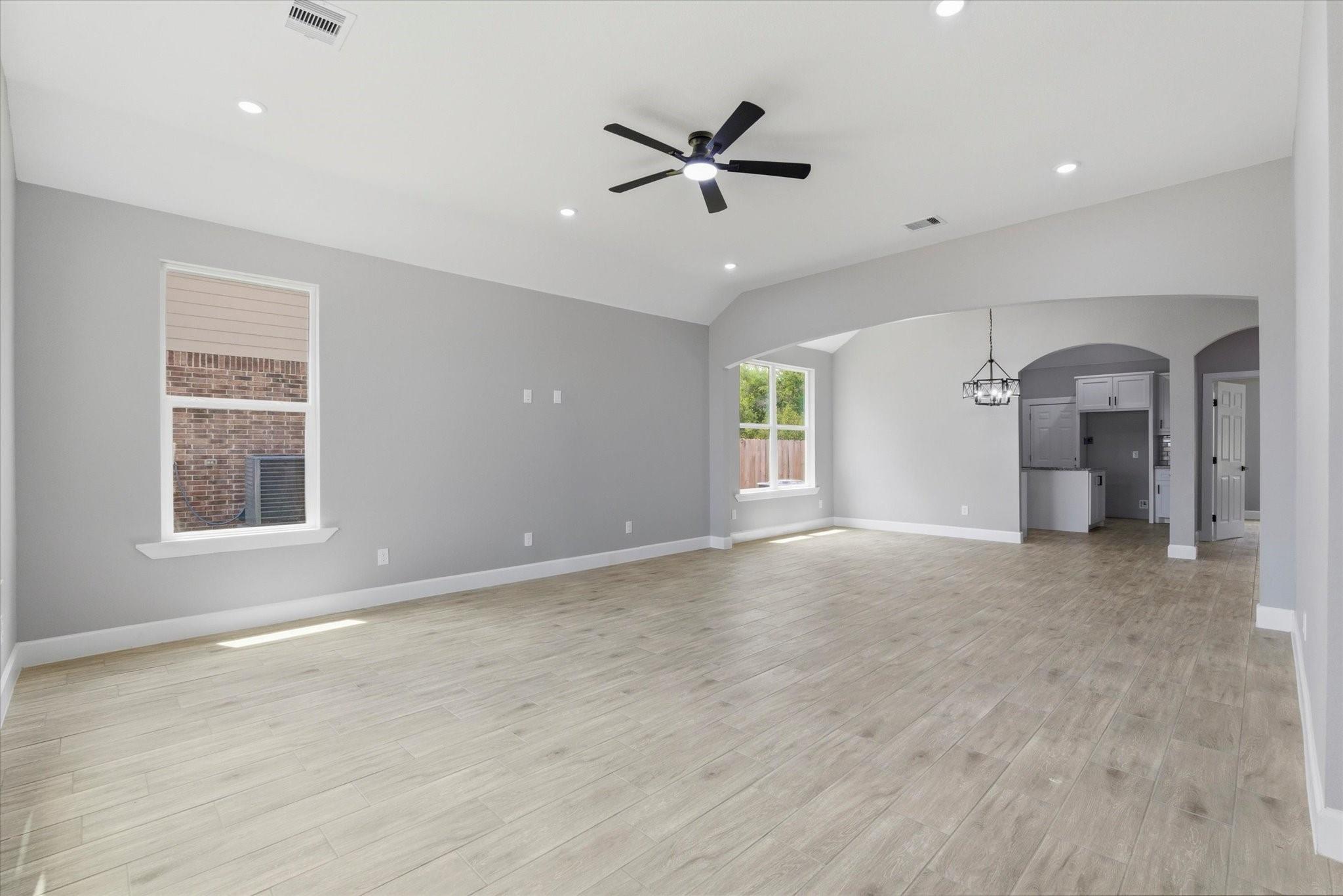 5014 E Meadow Drive