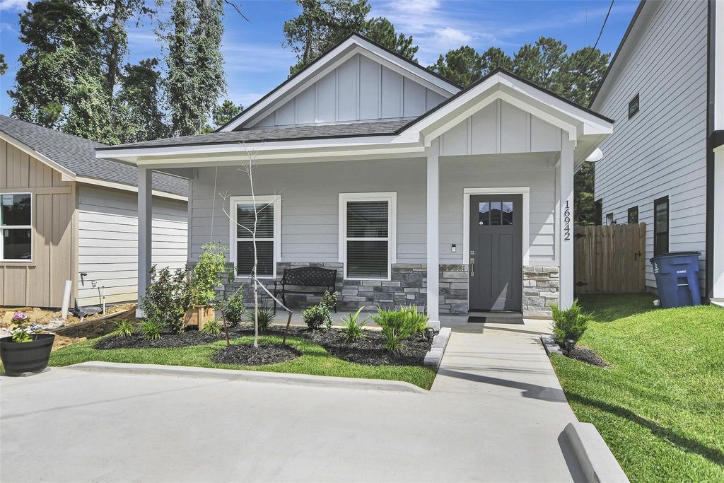 Photo of 16942 Balmoral, Montgomery, TX 77316 (MLS # 57683521)