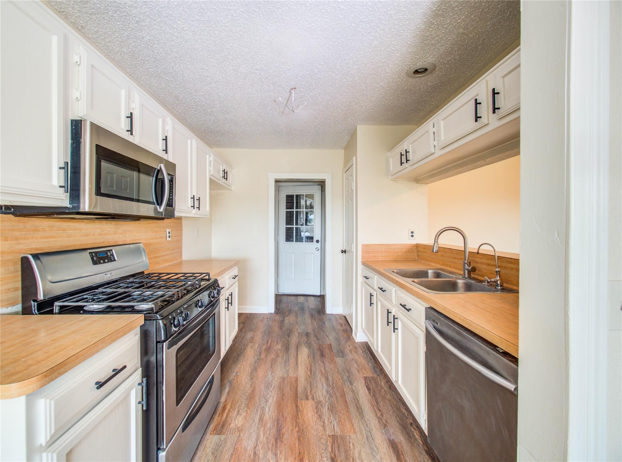 3307 E Heatherock Circle