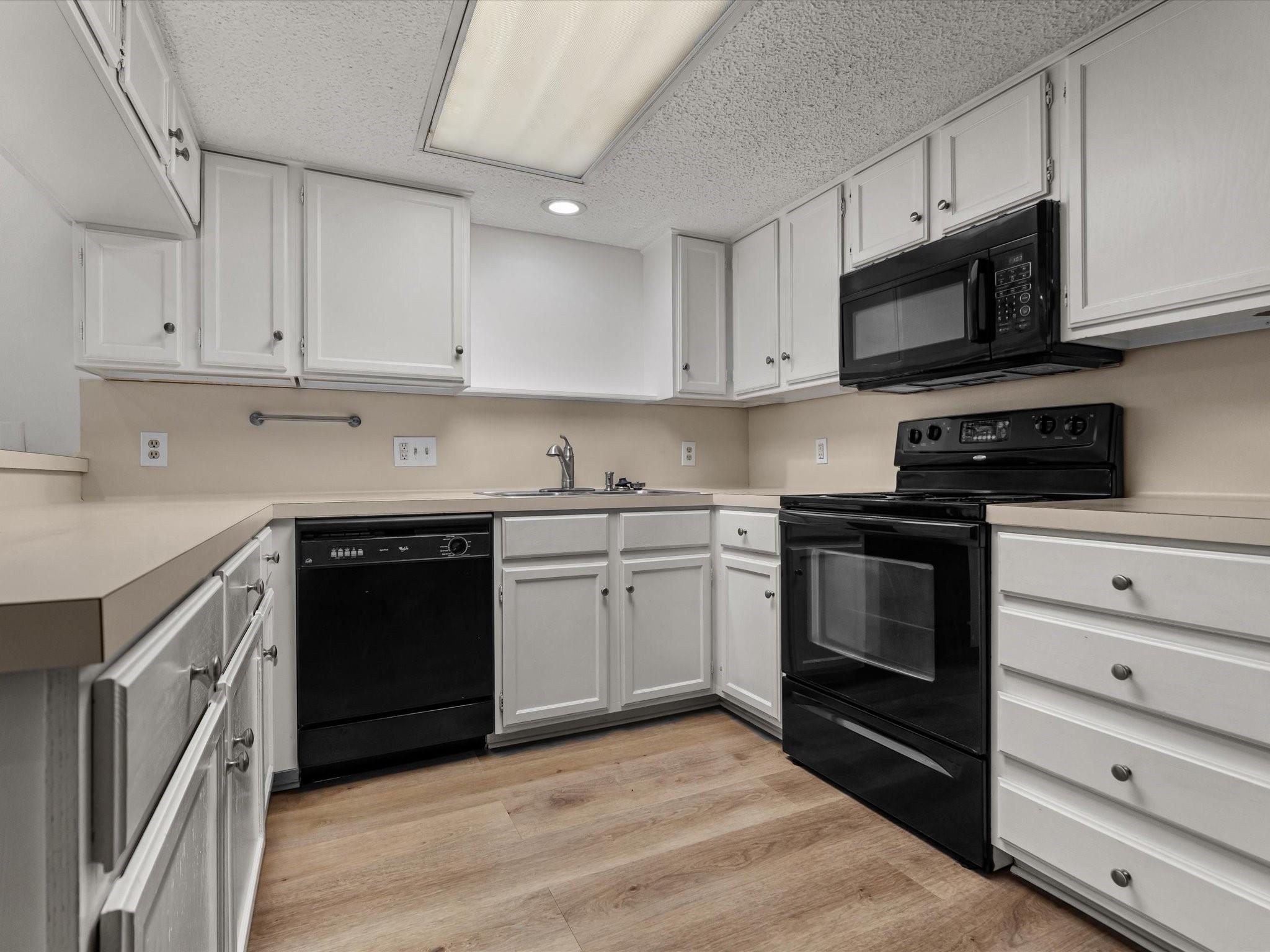 2404 Villa Court