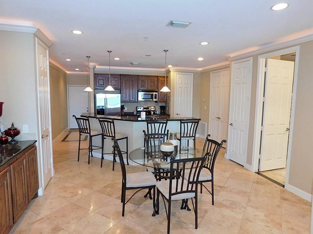 7039 Kingston Cove Lane Drive 205