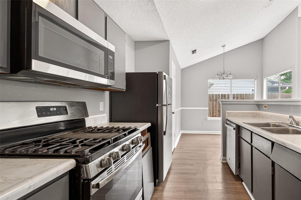 Photo of 7222 Londres Drive, Houston, TX 77083 (MLS # 20914341)