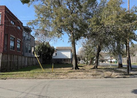 Photo of 2402 Driscoll Street, Houston, TX 77019 (MLS # 41359141)