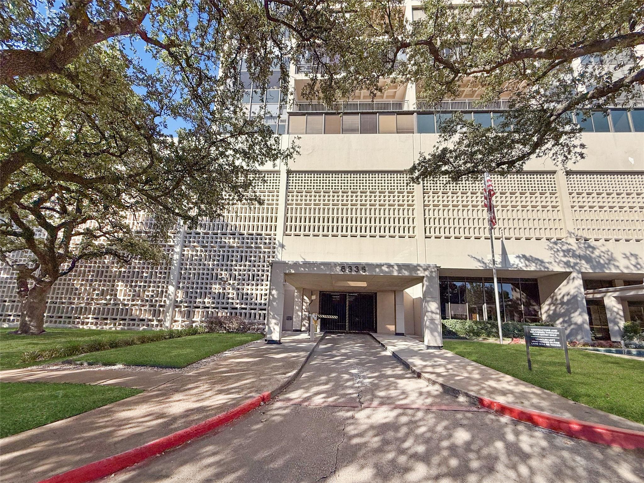 6335 W Northwest Highway 1815