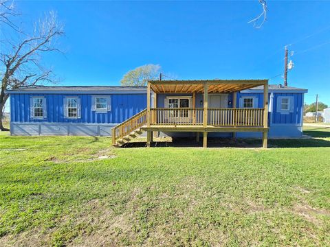 Photo of 44 Avenue K, Markham, TX 77456 (MLS # 76204614)