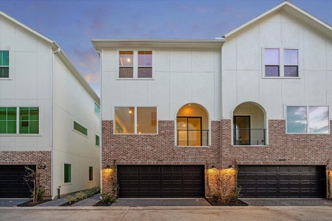 Photo of 3067 Hicks Street, Houston, TX 77007 (MLS # 69110164)