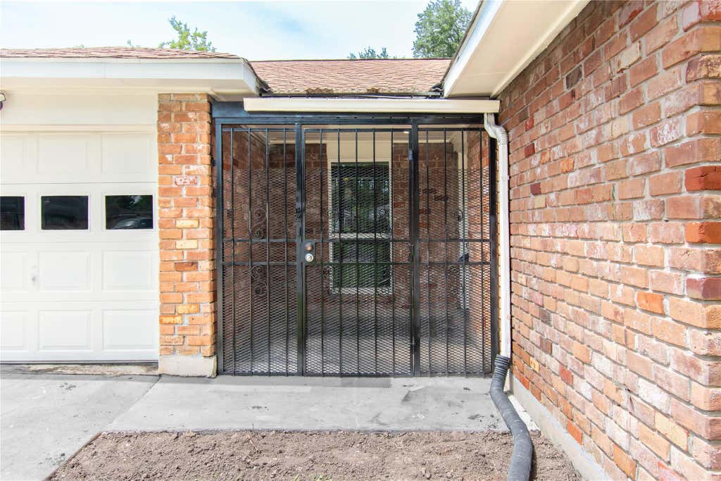 Photo of 11026 Sandstone Street, Houston, TX 77072 (MLS # 51505417)