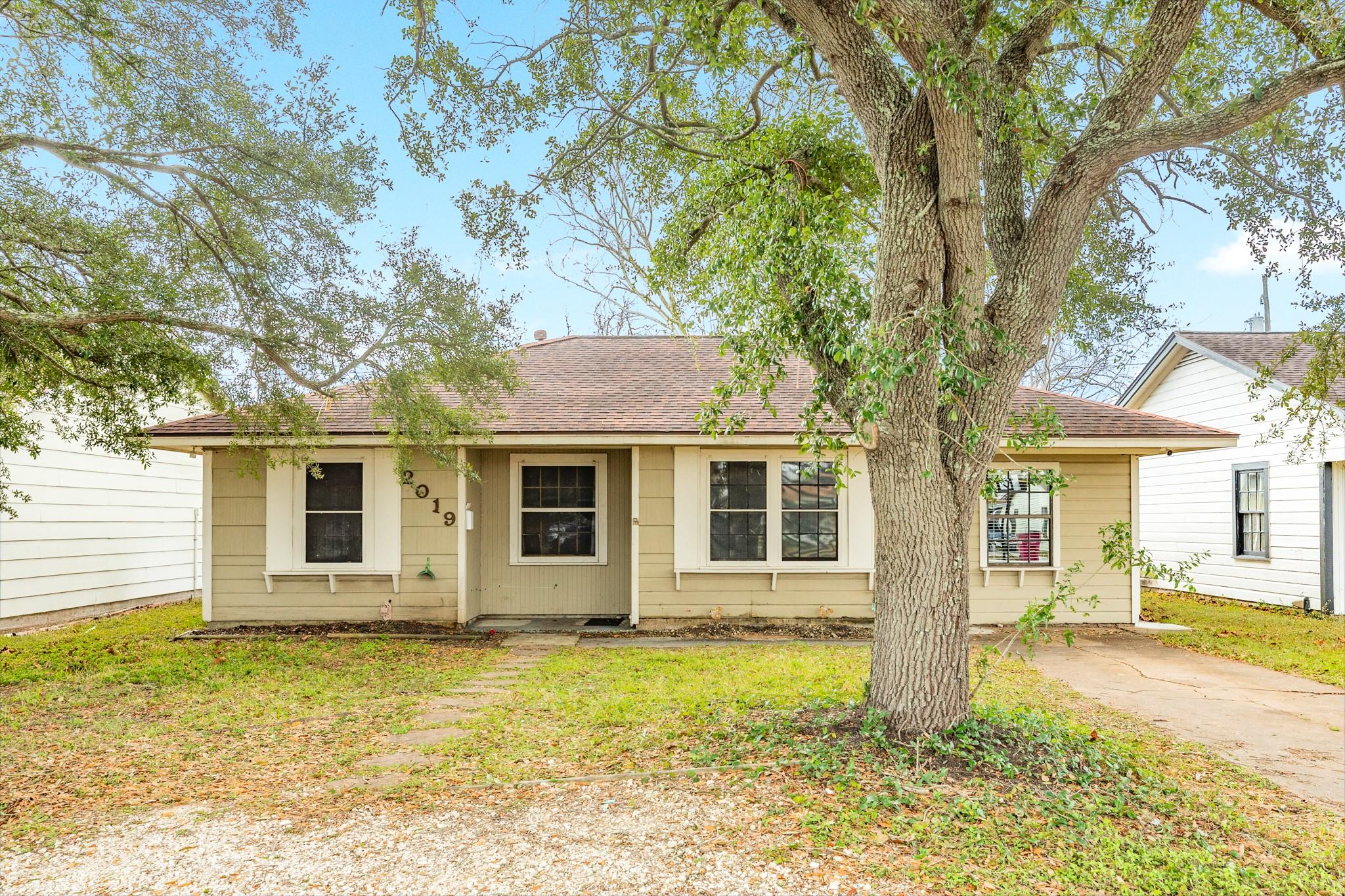 2019 N Avenue H Street N