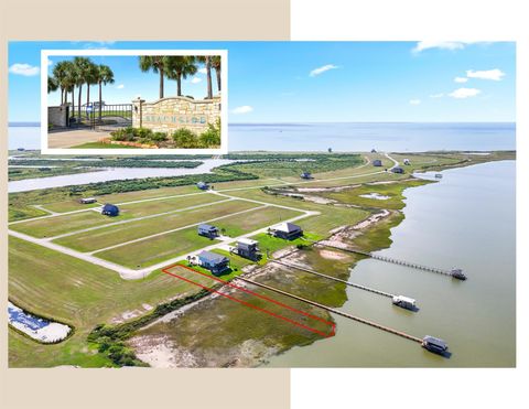 Photo of 3004 Palm Coast Ln, Palacios, TX 77465 (MLS # 94757534)