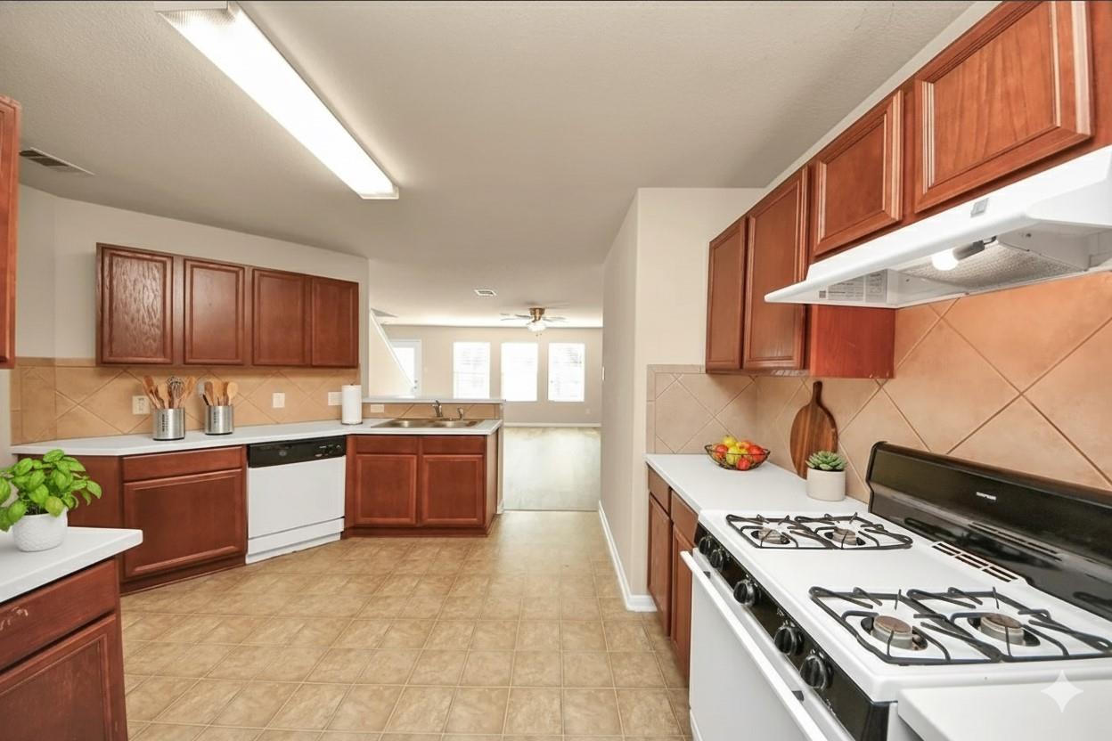 23547 Legacy Oak Street