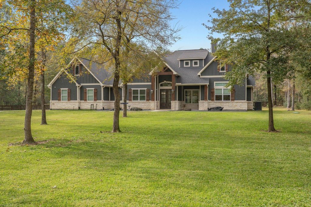 Photo of 142 Bluebonnett Road, Huntsville, TX 77340 (MLS # 24544321)
