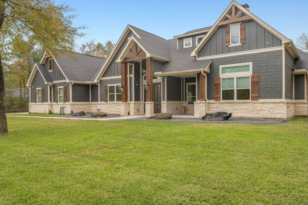 Photo of 142 Bluebonnett Road, Huntsville, TX 77340 (MLS # 24544321)