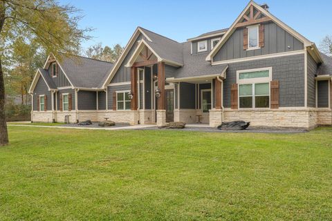 Photo of 142 Bluebonnett Road, Huntsville, TX 77340 (MLS # 24544321)