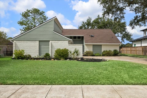 Photo of 2218 Green Tee Drive Drive, Pearland, TX 77581 (MLS # 17796856)