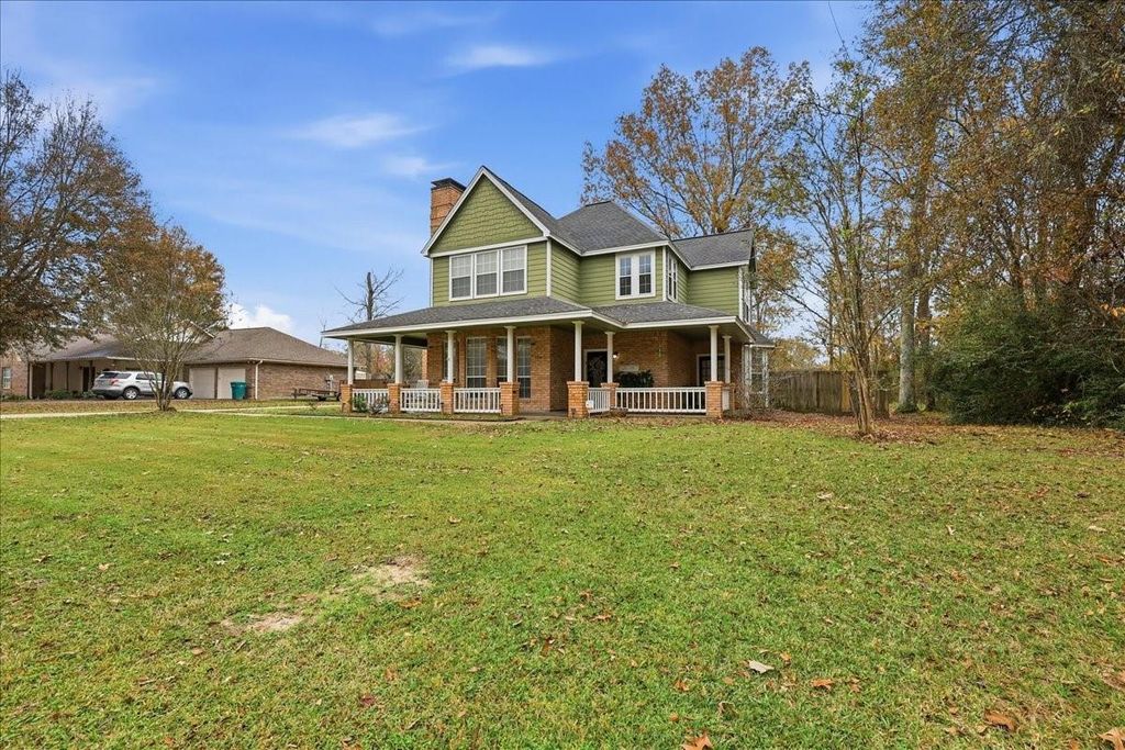 Photo of 805 Hickory Trail, Orange, TX 77632 (MLS # 59331167)