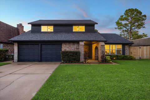 Photo of 11726 Dorrance Lane, Meadows Place, TX 77477 (MLS # 47307722)