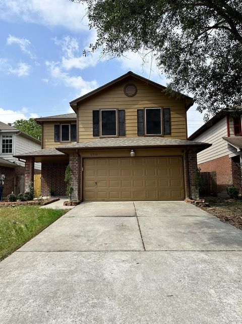 Photo of 6910 Bayou Crest Drive, Houston, TX 77088 (MLS # 88204361)