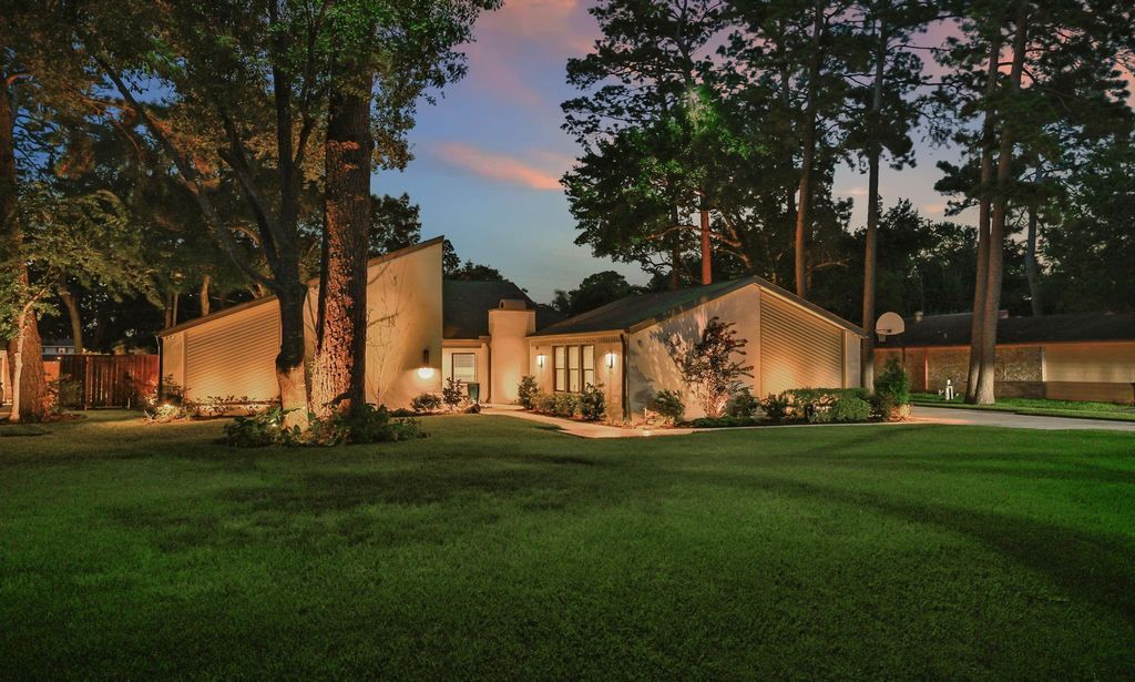 Photo of 11918 Beverly Drive, Houston, TX 77065 (MLS # 47957097)
