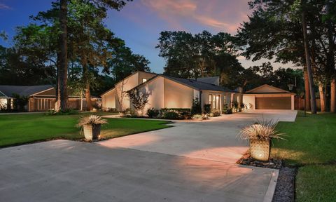 Photo of 11918 Beverly Drive, Houston, TX 77065 (MLS # 47957097)