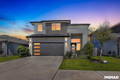 Photo of 3013 Maughan Heights Trail, Houston, TX 77047 (MLS # 93921503)