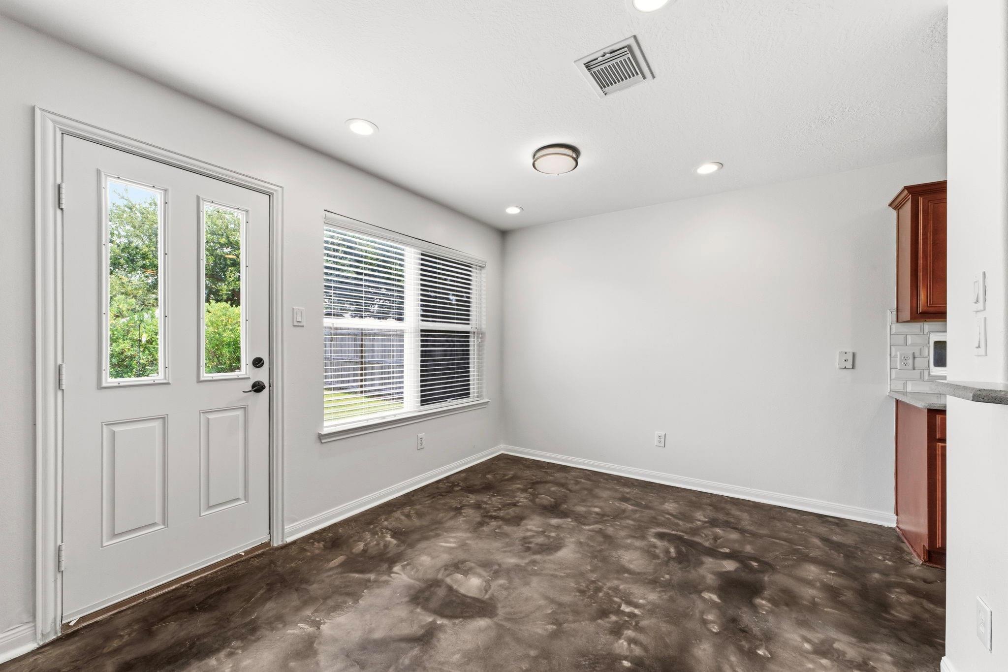 2609 Los Alamos Circle