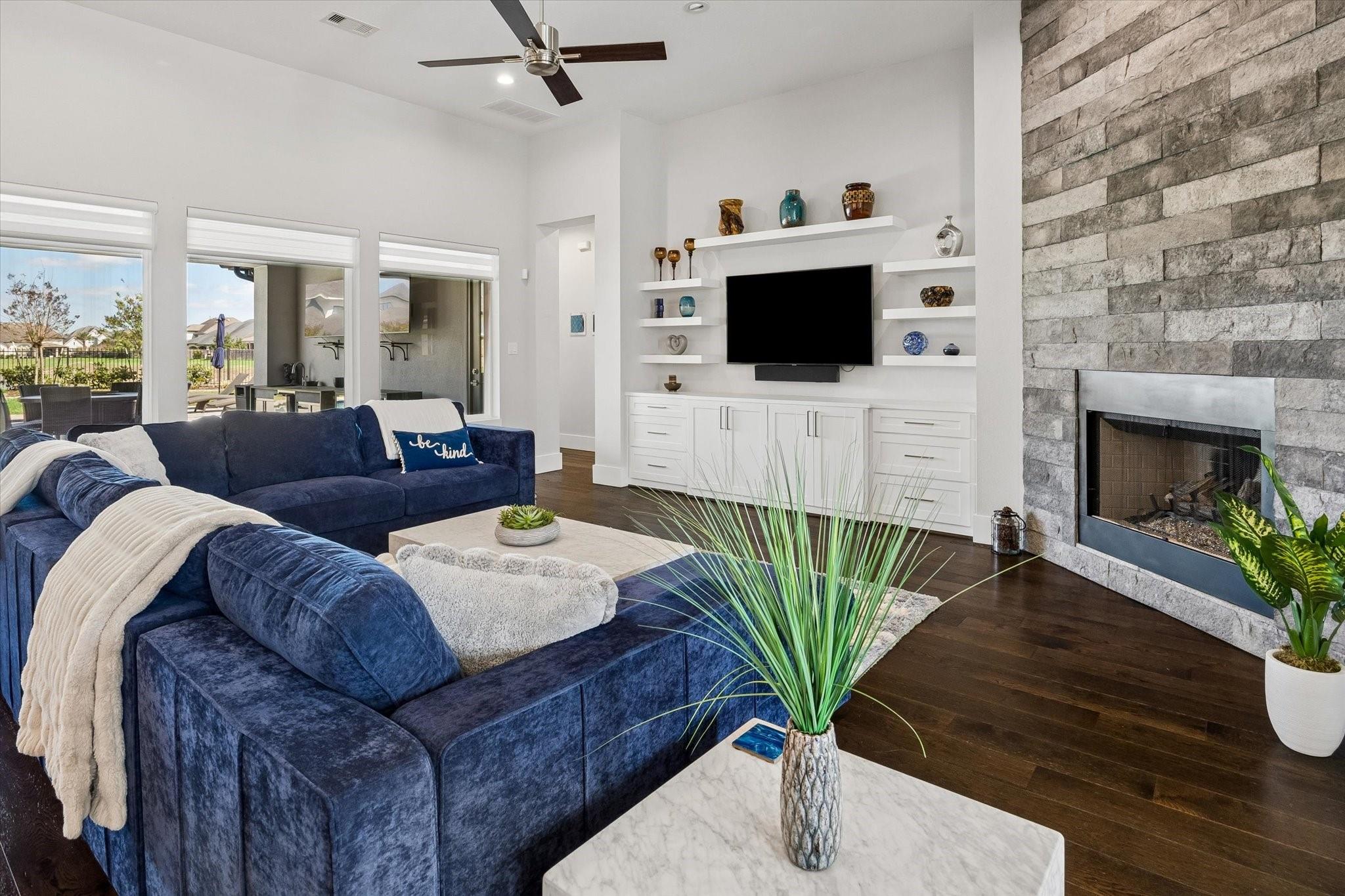 1809 Grace Xing Crossing