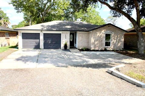 Photo of 533 S Downing Road, Angleton, TX 77515 (MLS # 21966216)